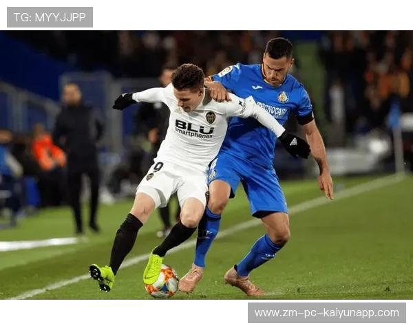 西甲场外评述,专家探讨战术变化带来控球与组织协调的提升,西甲足球场